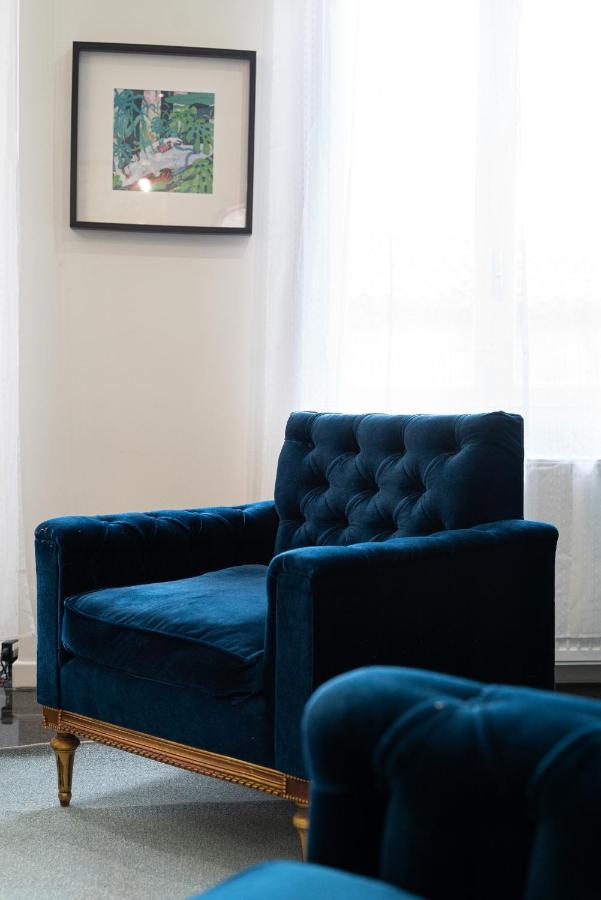 Spacious & Artistic Retro 2Bd Apt With Sauna Αθήνα Εξωτερικό φωτογραφία