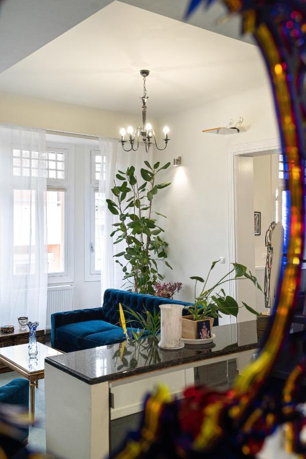 Spacious & Artistic Retro 2Bd Apt With Sauna Αθήνα Εξωτερικό φωτογραφία