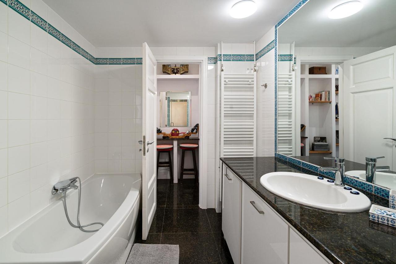 Spacious & Artistic Retro 2Bd Apt With Sauna Αθήνα Εξωτερικό φωτογραφία