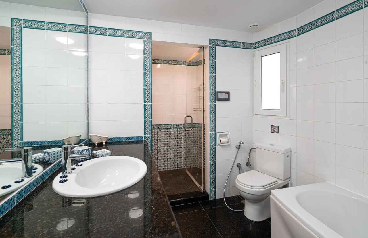 Spacious & Artistic Retro 2Bd Apt With Sauna Αθήνα Εξωτερικό φωτογραφία