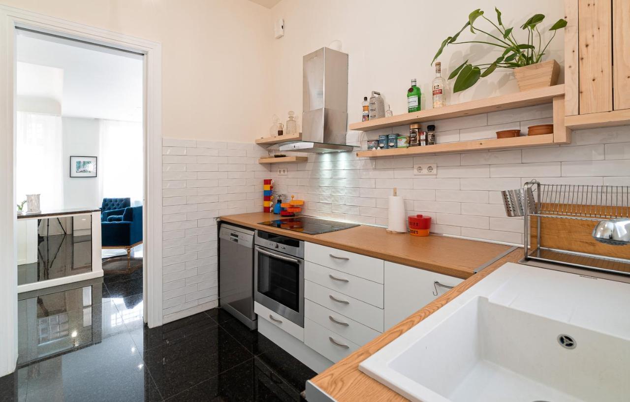 Spacious & Artistic Retro 2Bd Apt With Sauna Αθήνα Εξωτερικό φωτογραφία