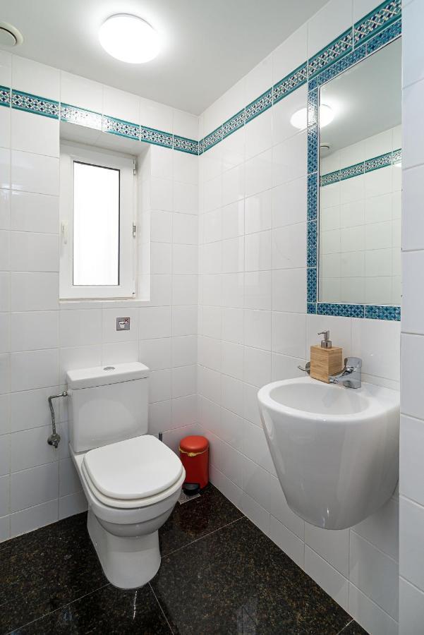 Spacious & Artistic Retro 2Bd Apt With Sauna Αθήνα Εξωτερικό φωτογραφία